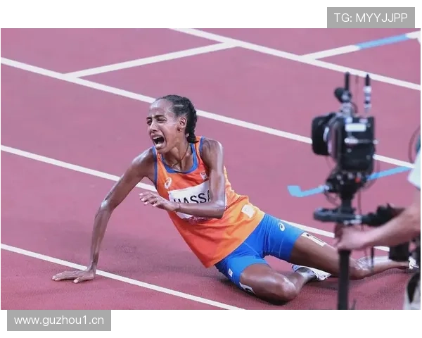 东京奥运赛场再现精彩瞬间 中国运动员刷新多项纪录震撼世界 - 副本 (3)